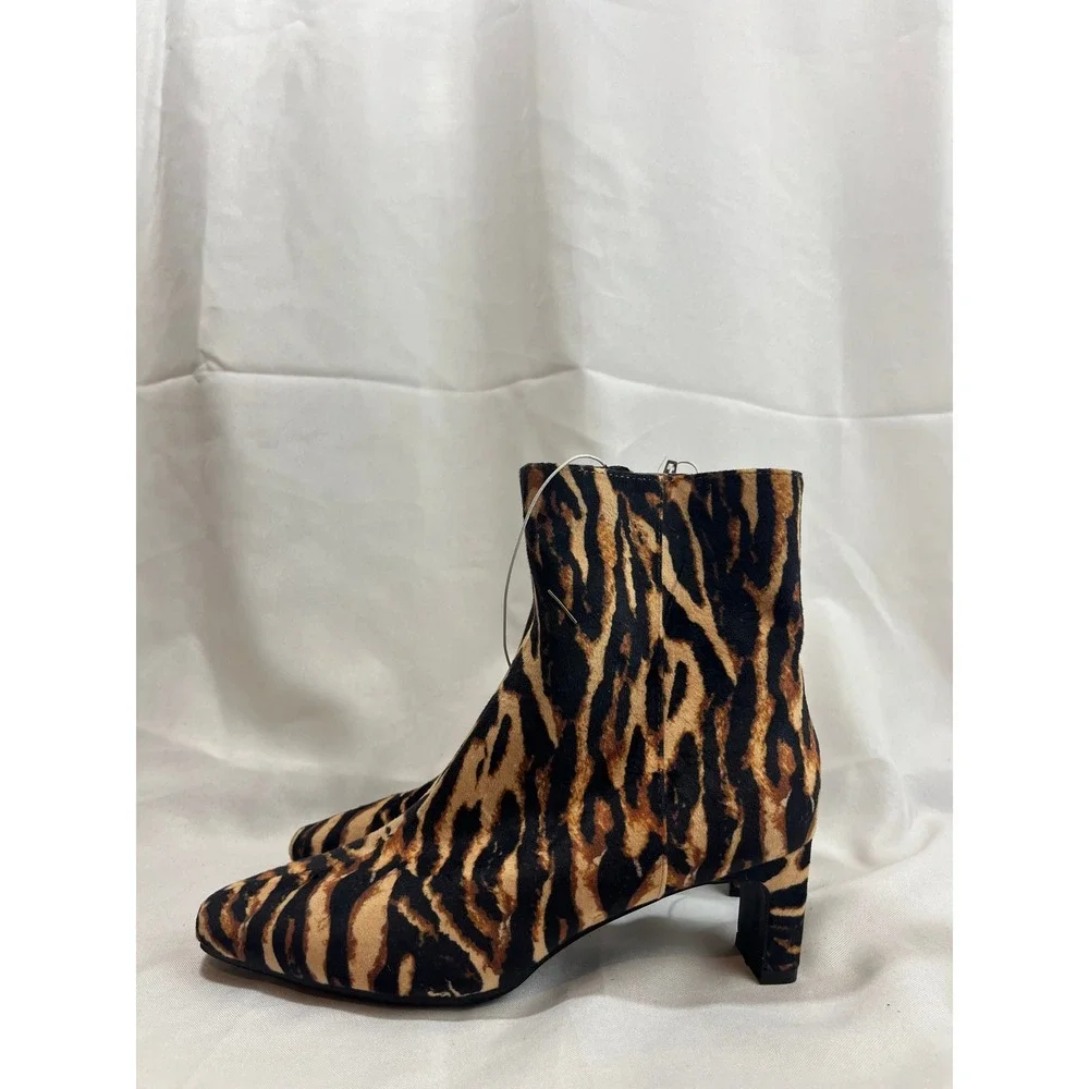 A New Day Womens Tiger Stripe‎ Animal Print Ankle Boots Memory Foam Size 6 NEW